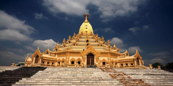 有缅甸最著名的大金塔(shwedgen pagoda),sule佛塔等